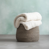 Lustrous Pale Frosted Mint